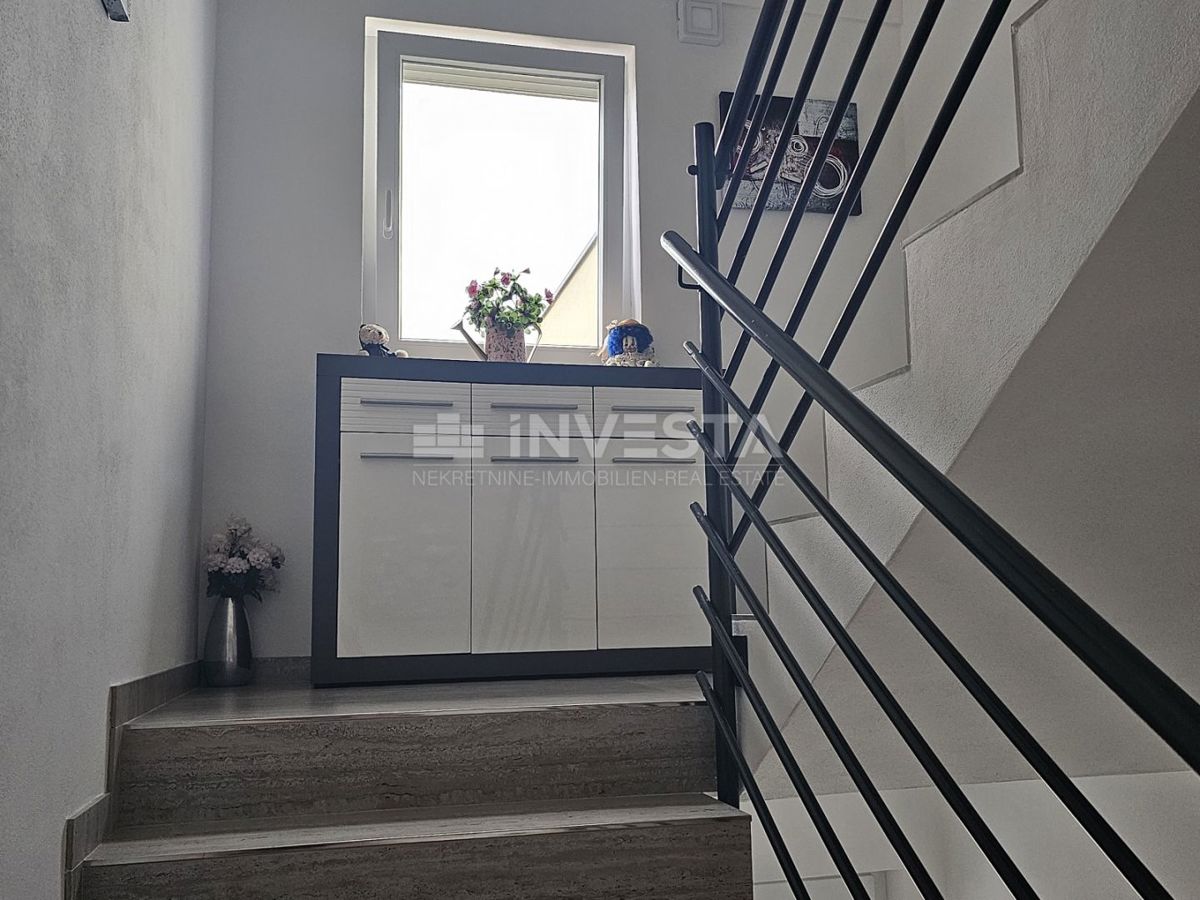 Center Pule, dva nova opremljena stanovanja in garaža