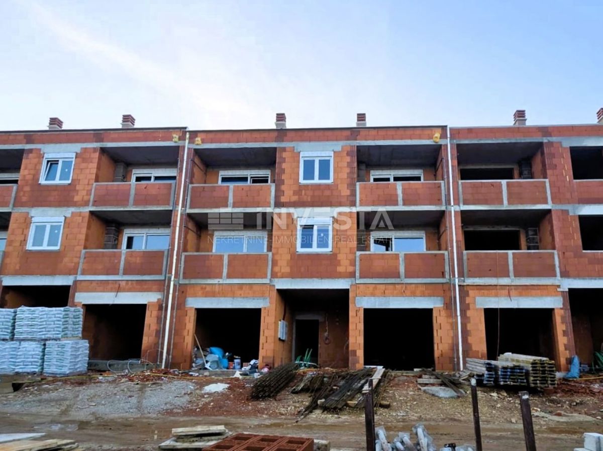 Šijana, novogradnja – stanovanje z 2 spalnicama in garaž