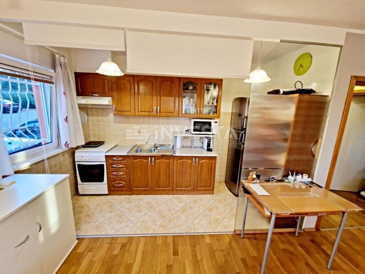Hrvaška, Istra, Pula, Monte Magno, opremljen stan 68m2 s parkirnim mestom
