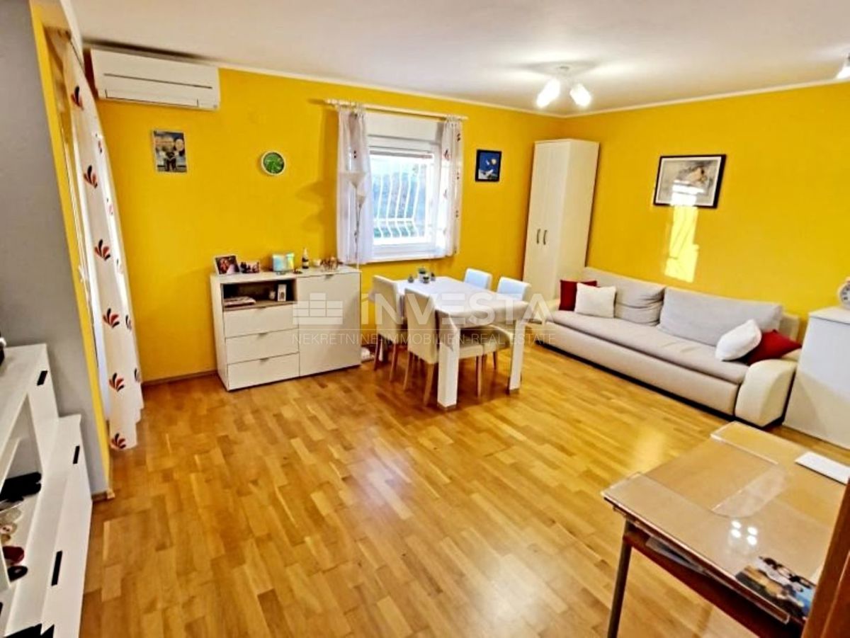 Hrvaška, Istra, Pula, Monte Magno, opremljen stan 68m2 s parkirnim mestom