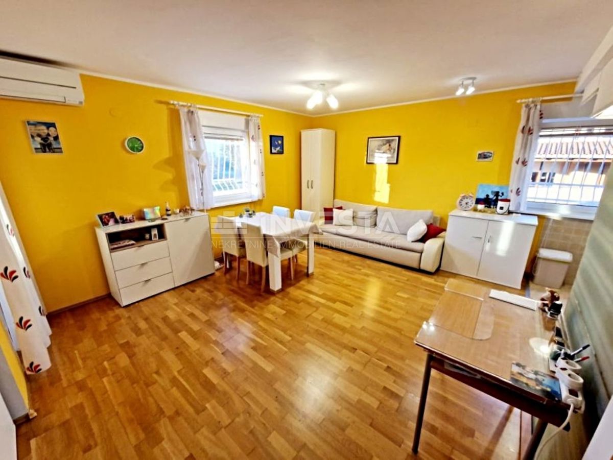 Hrvaška, Istra, Pula, Monte Magno, opremljen stan 68m2 s parkirnim mestom