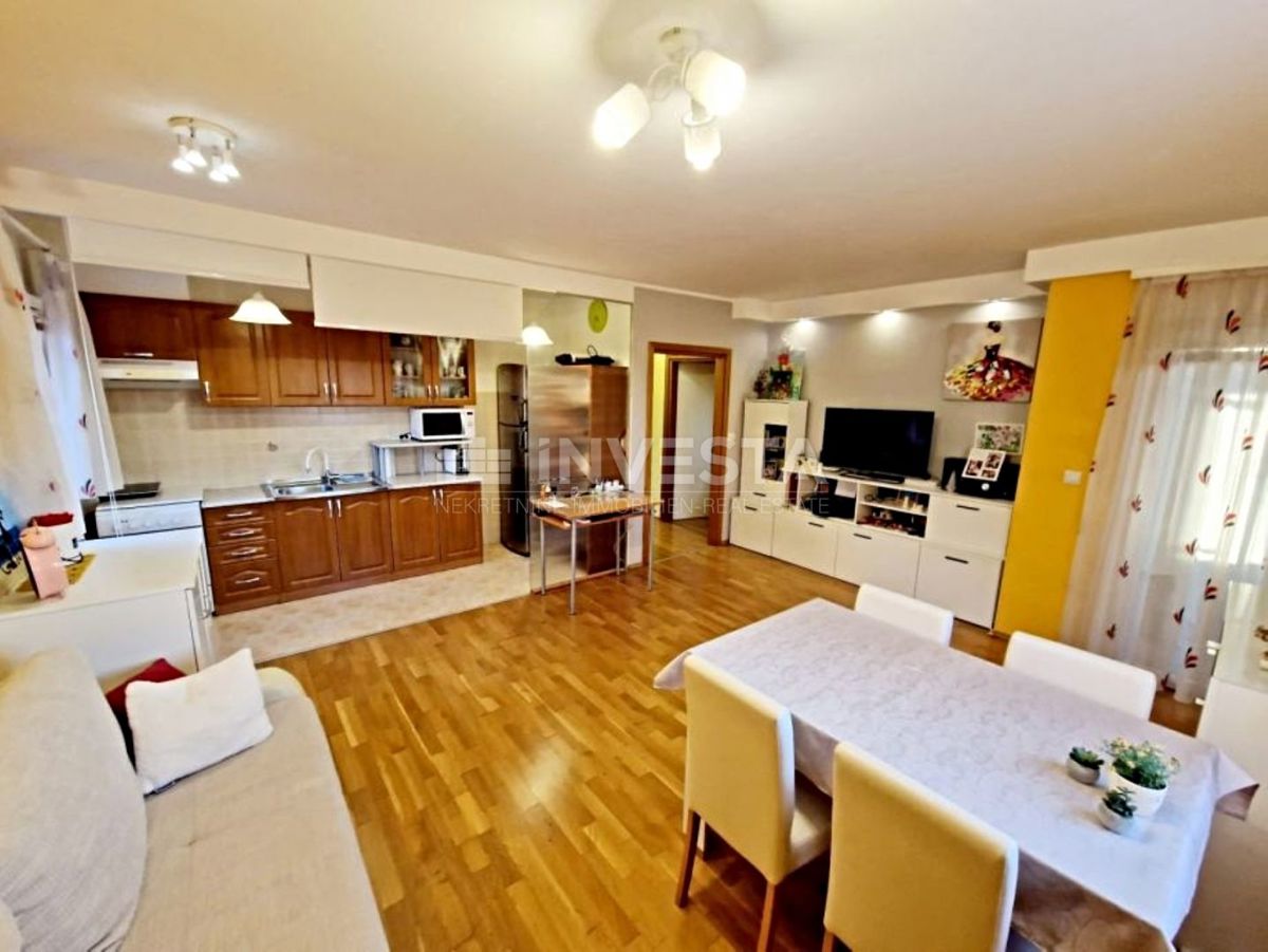 Hrvaška, Istra, Pula, Monte Magno, opremljen stan 68m2 s parkirnim mestom