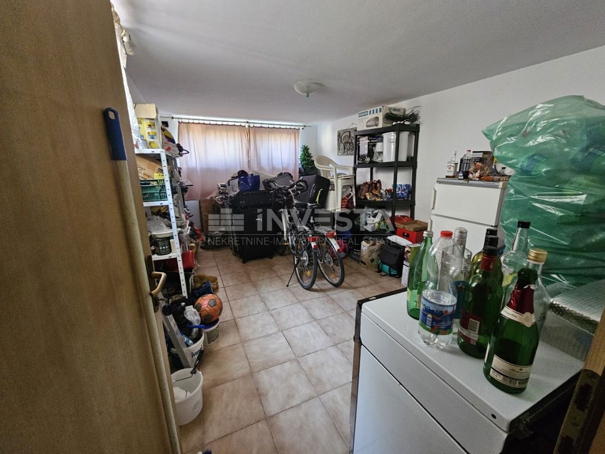 Hrvaška, Istra, Medulin center, kakovostna apartmajska hiša 510 m², blizu morja
