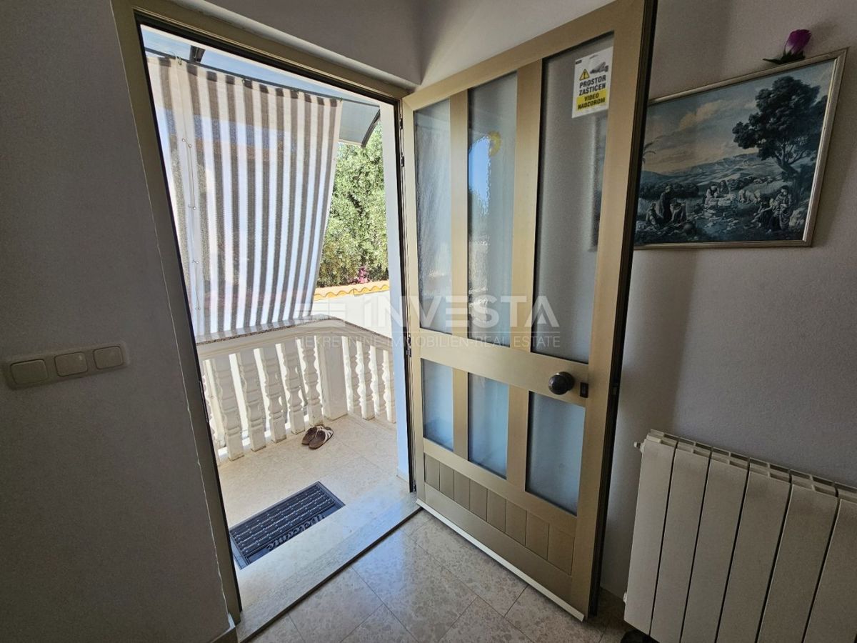Hrvaška, Istra, Medulin center, kakovostna apartmajska hiša 510 m², blizu morja