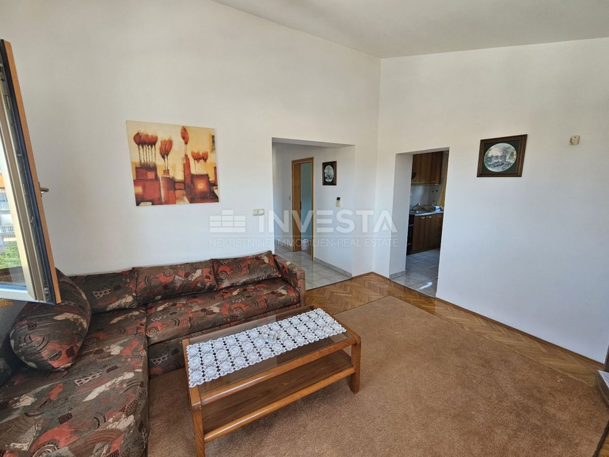 Hrvaška, Istra, Medulin center, kakovostna apartmajska hiša 510 m², blizu morja