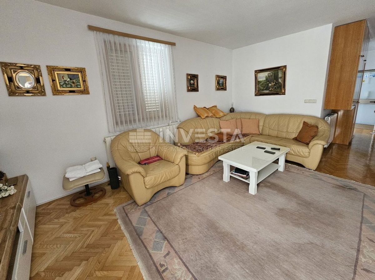 Hrvaška, Istra, Medulin center, kakovostna apartmajska hiša 510 m², blizu morja