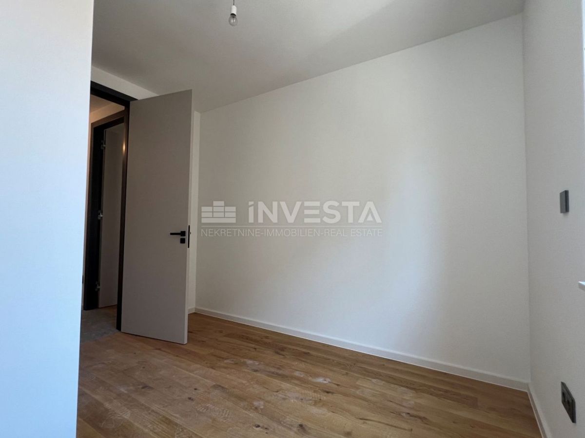 Center Pule, SMART HOME stanovanje 96m², parkirišče
