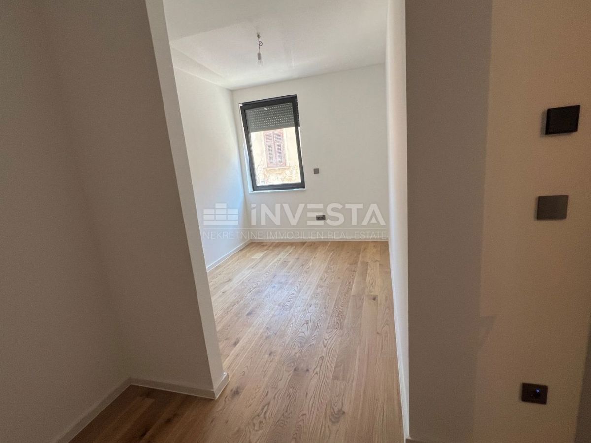 Center Pule, SMART HOME stanovanje 96m², parkirišče