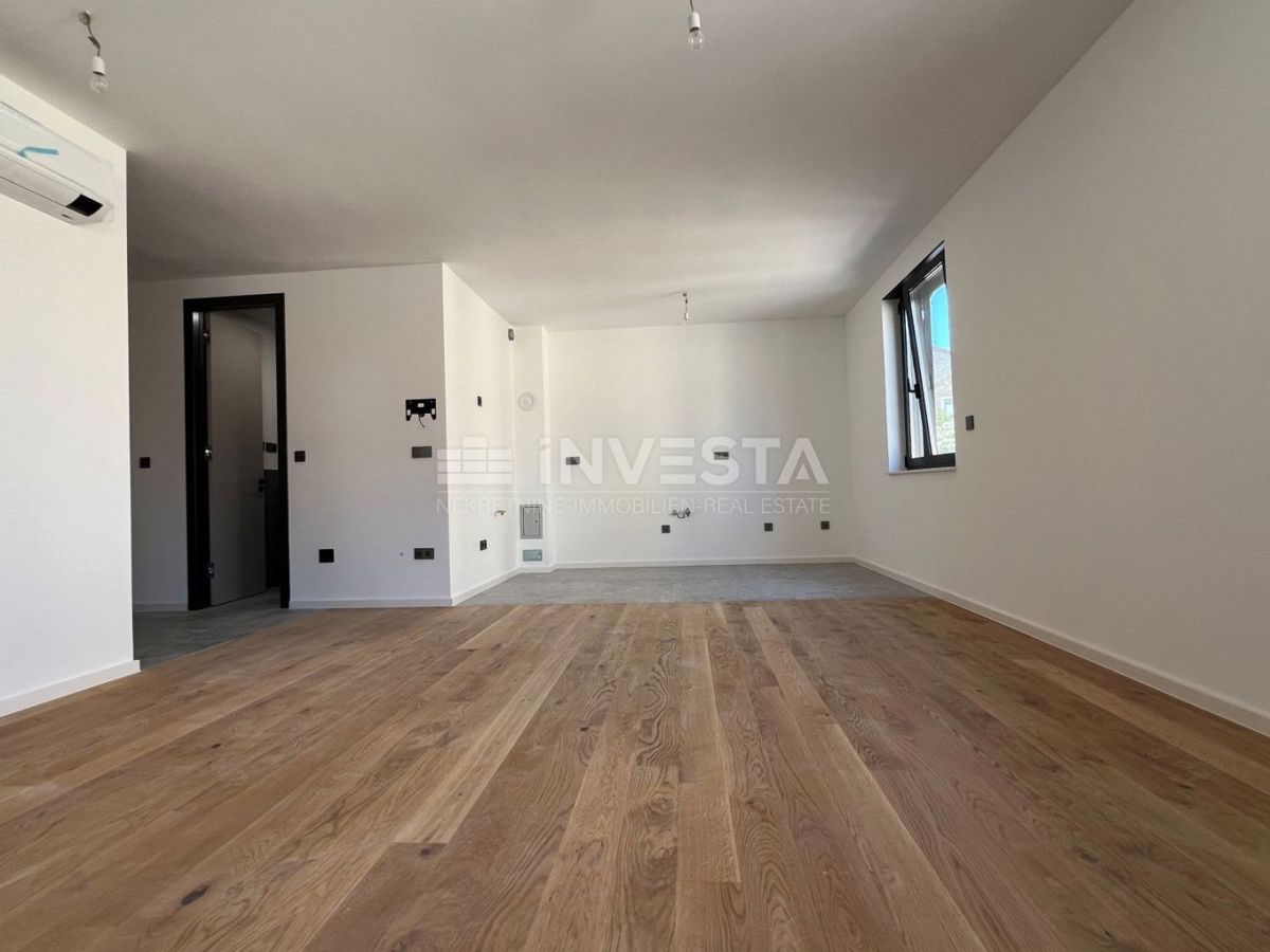 Center Pule, SMART HOME stanovanje 96m², parkirišče