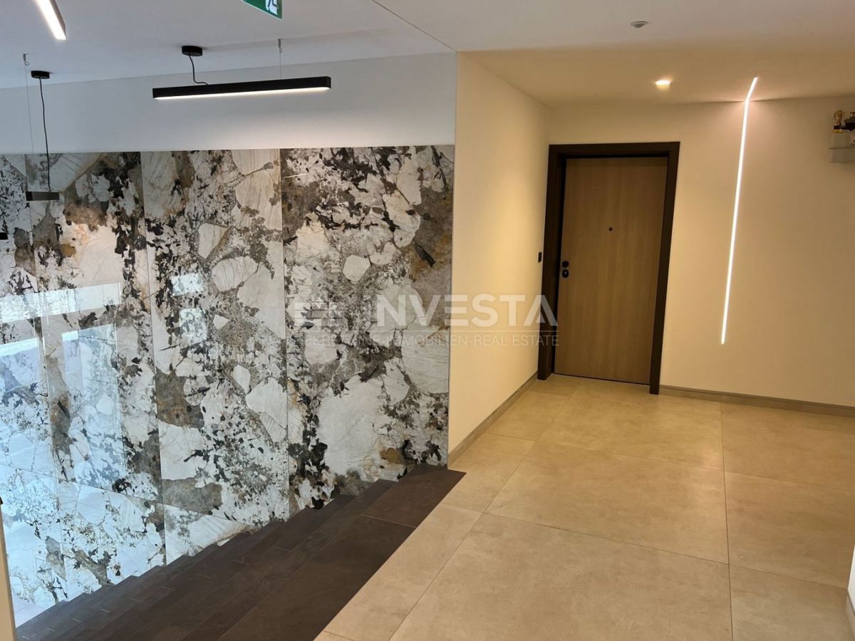 Center Pule, SMART HOME stanovanje 96m², parkirišče