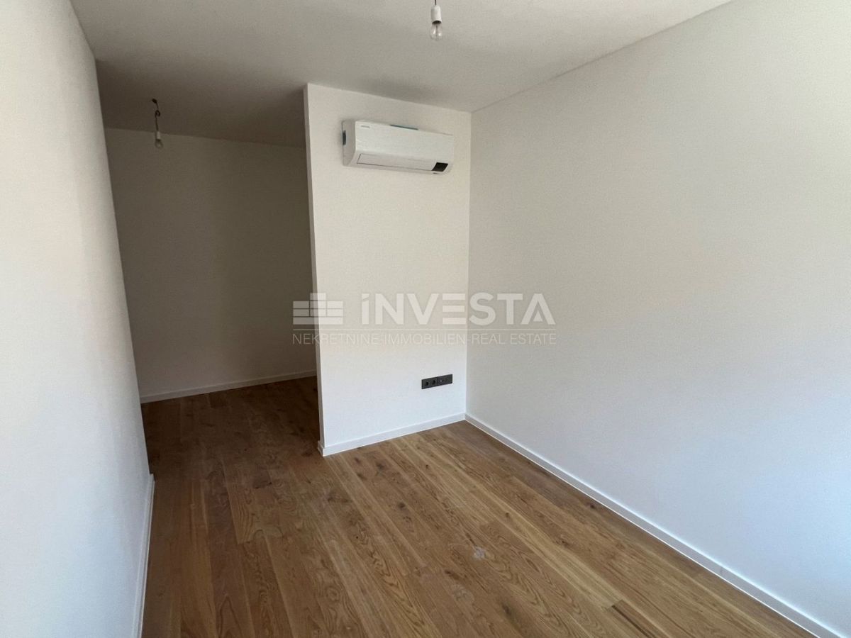 Center Pule, SMART HOME stanovanje 96m², parkirišče