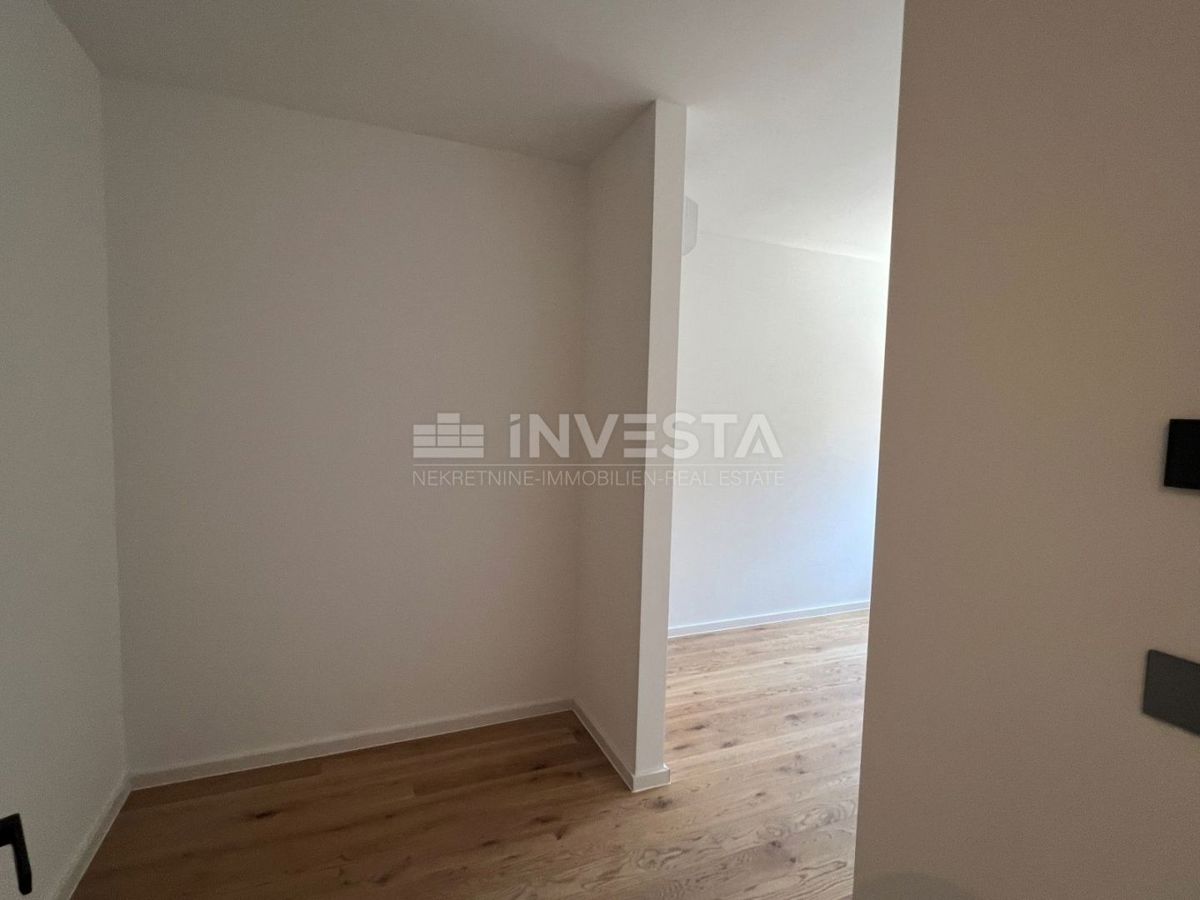 Center Pule, SMART HOME stanovanje 96m², parkirišče