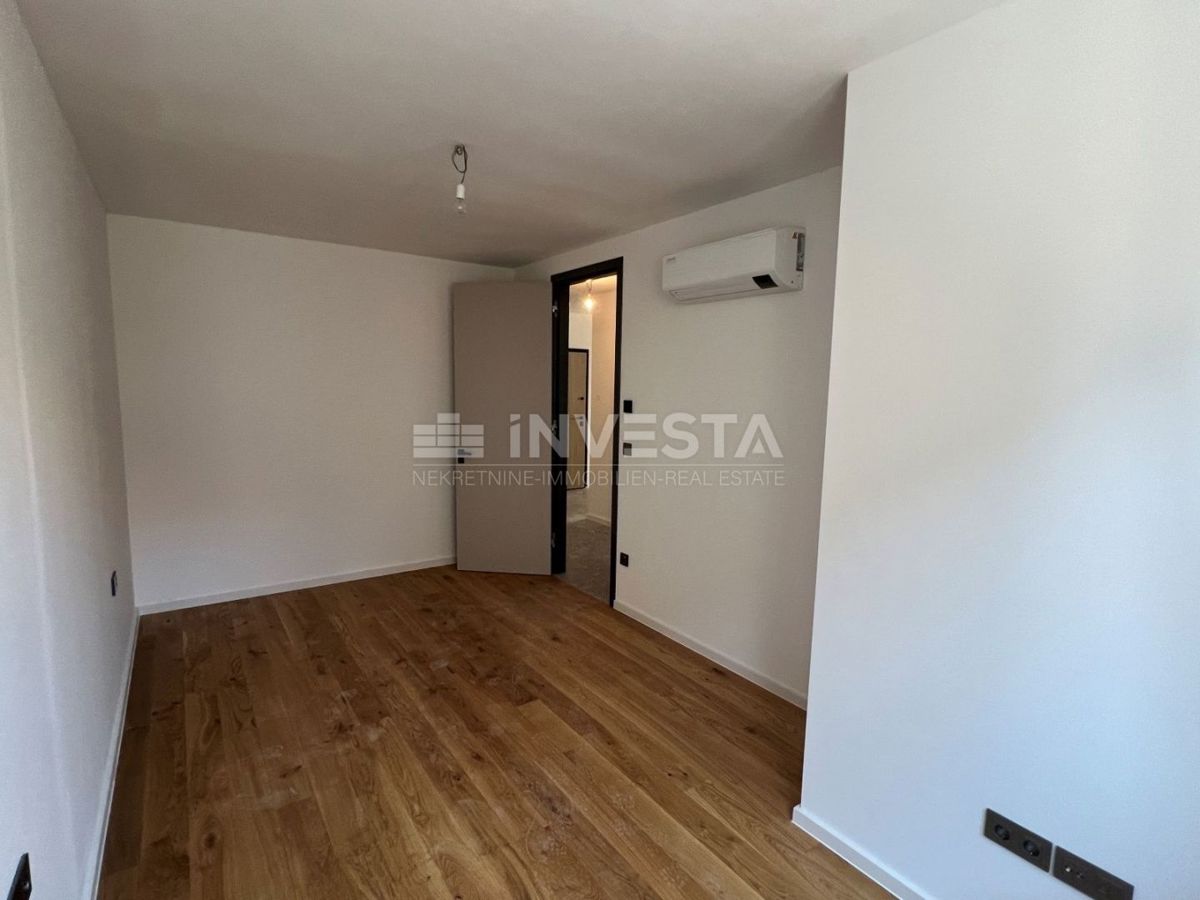 Center Pule, SMART HOME stanovanje 96m², parkirišče