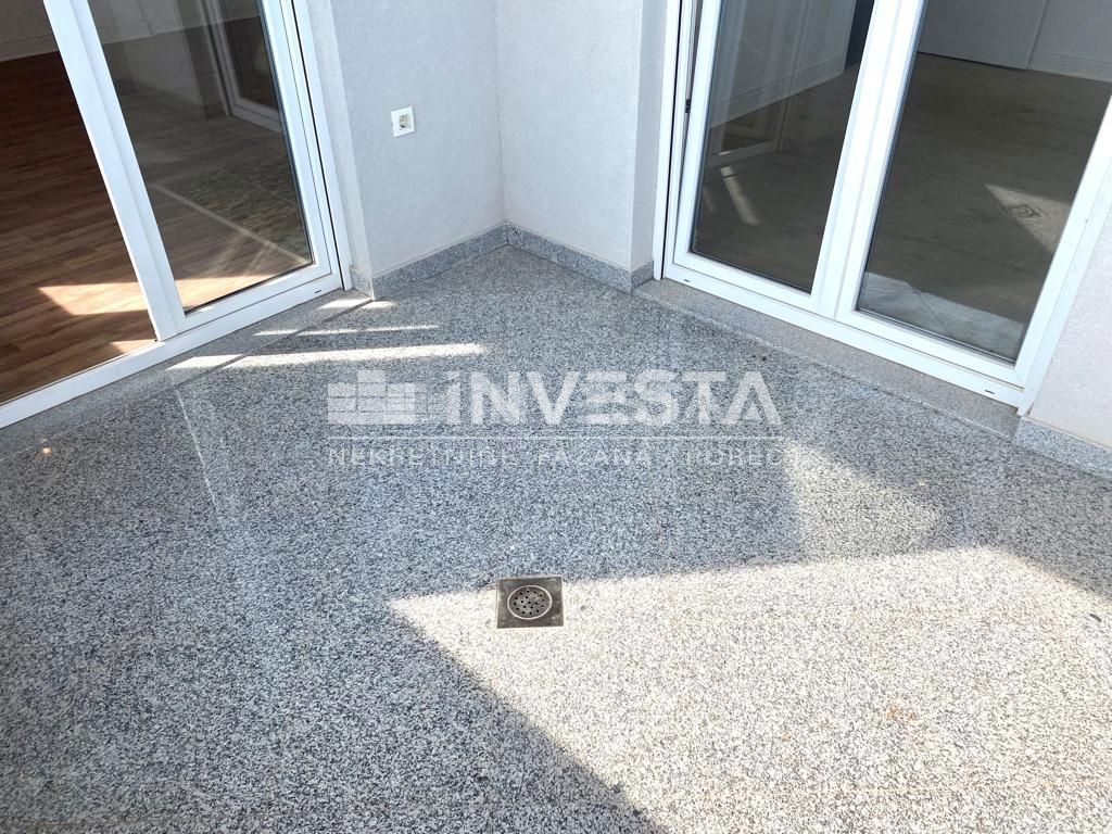Fažana, Valbandon, stanovanje v drugem nadstropju stavbe, 70 m2