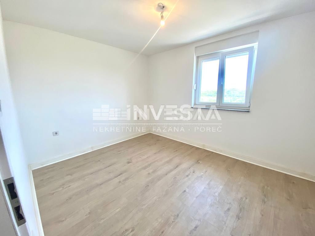 Fažana, Valbandon, stanovanje v drugem nadstropju stavbe, 70 m2