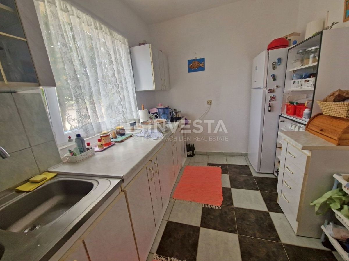 Okolica Fažane, apartmajska hiša s 4 stanovanjskimi enotami, blizu morja