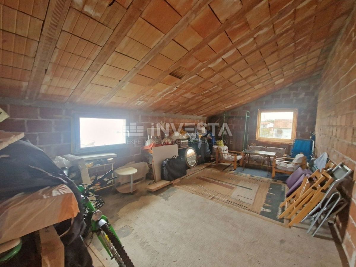 Okolica Fažane, apartmajska hiša s 4 stanovanjskimi enotami, blizu morja