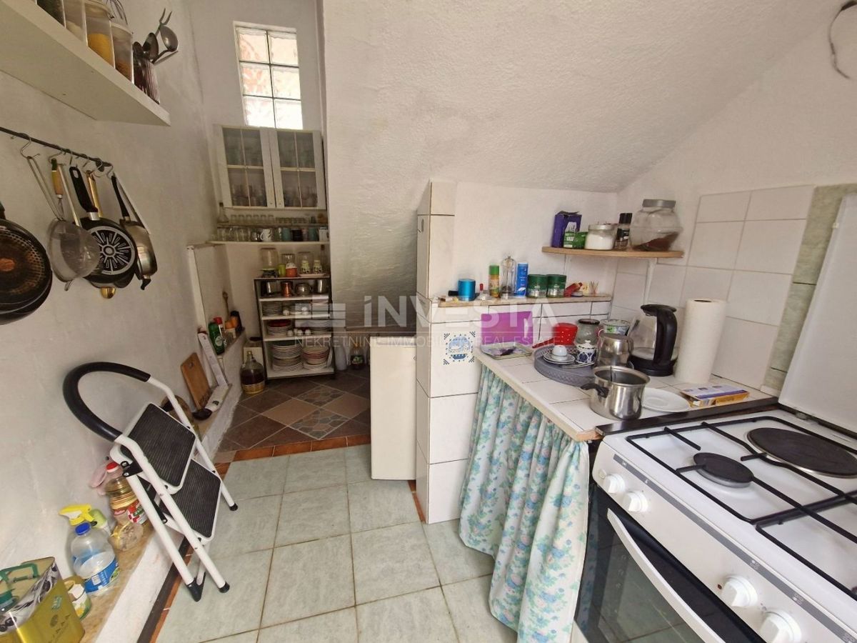 Okolica Fažane, apartmajska hiša s 4 stanovanjskimi enotami, blizu morja