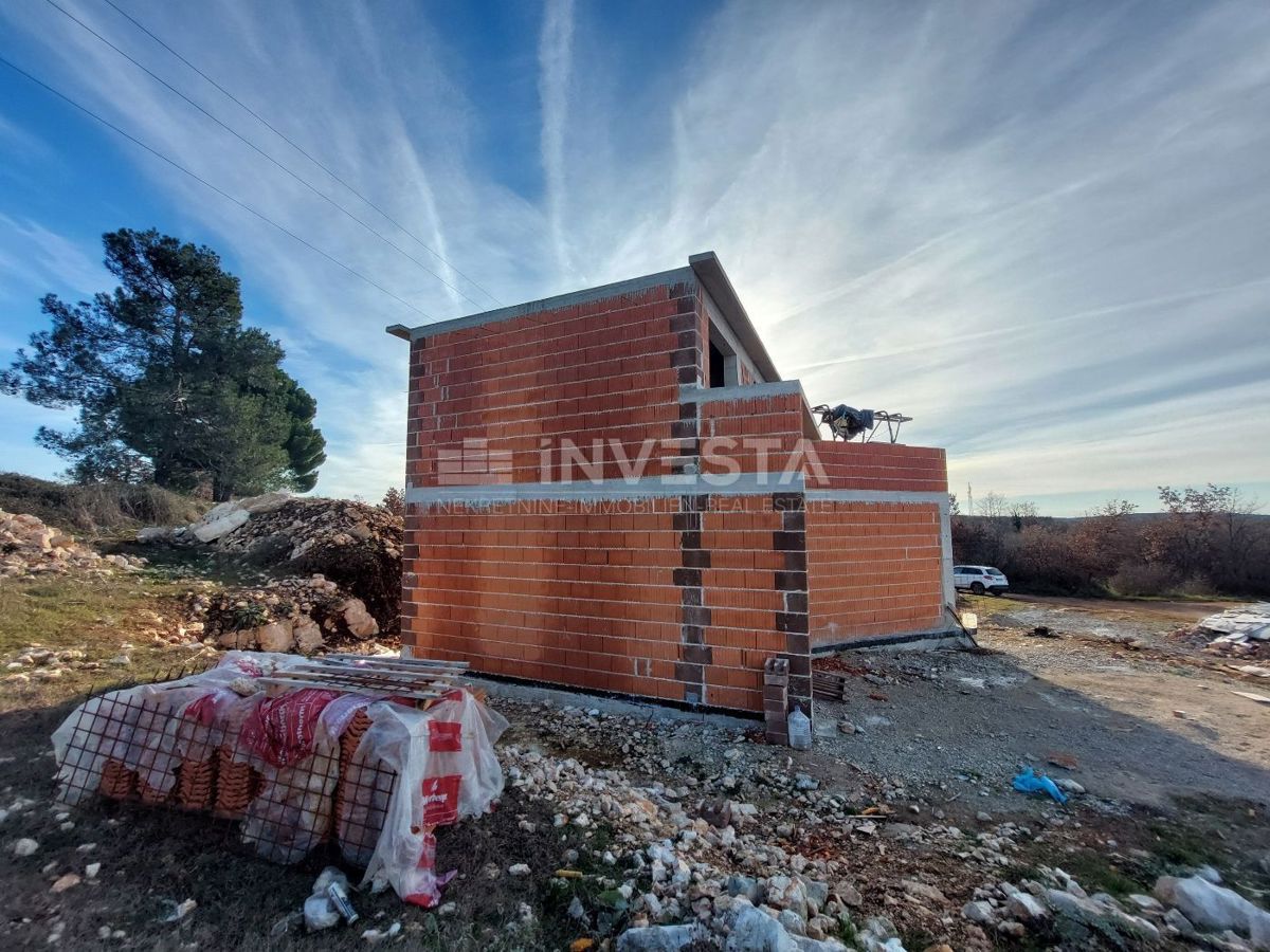 Okolica Vrsarja, urbana vila z bazenom, 4 spalnice, novogradnja