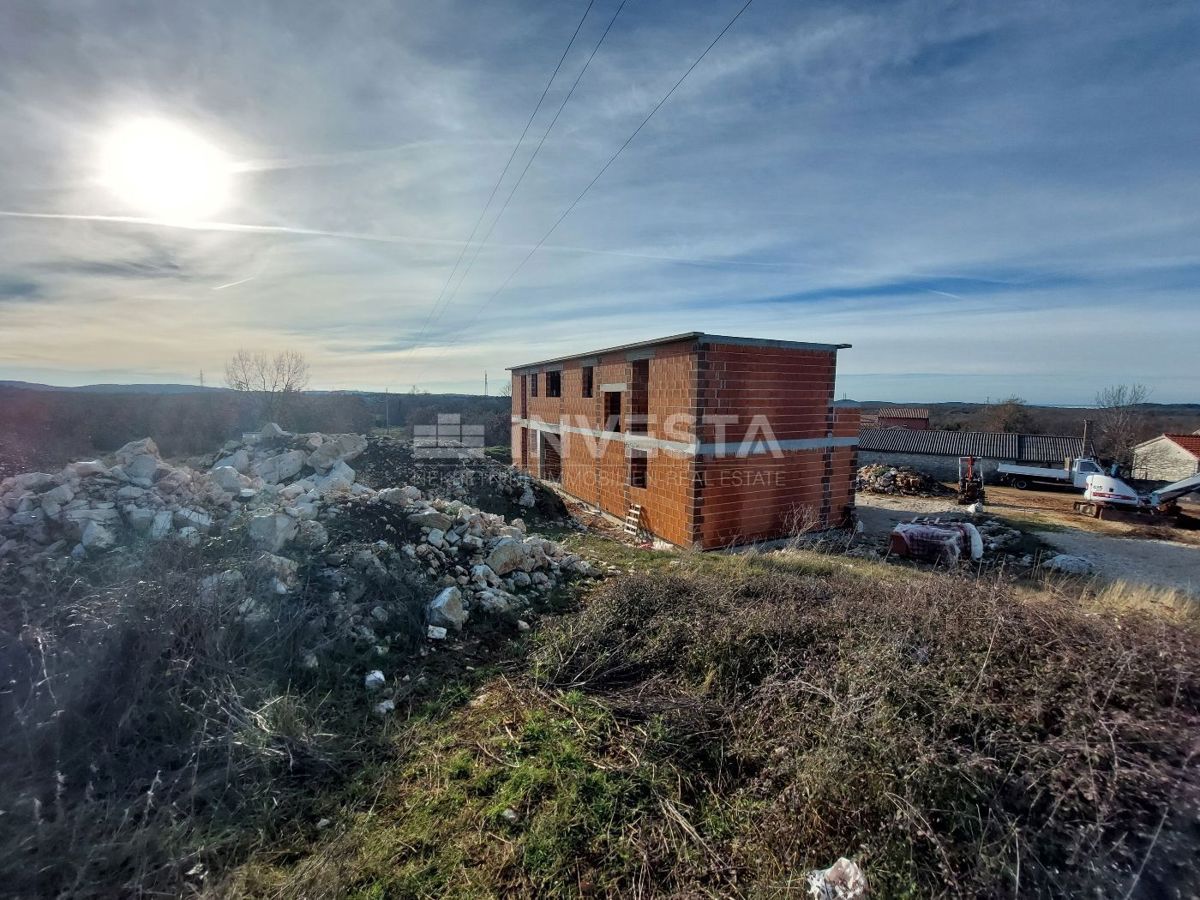 Okolica Vrsarja, urbana vila z bazenom, 4 spalnice, novogradnja