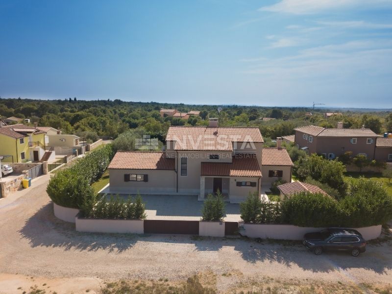 Okolica Svetvinčenta, luksuzna vila z bazenom in prostornim vrtom