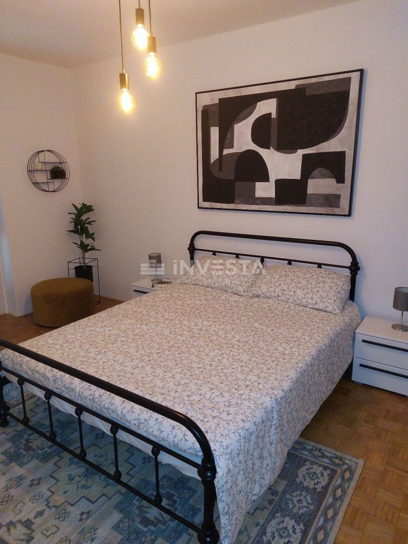 Umag, prostorno dvosobno stanovanje z 2 terasama blizu morja, 80 m2