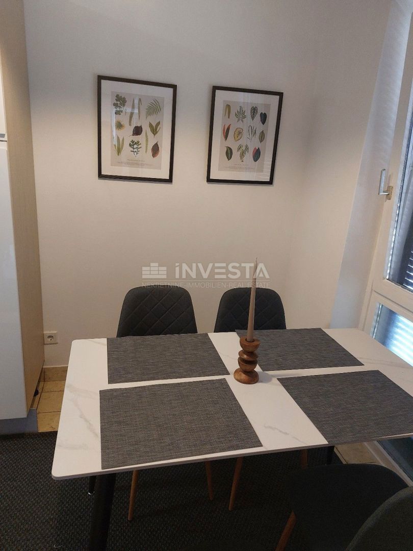 Umag, prostorno dvosobno stanovanje z 2 terasama blizu morja, 80 m2