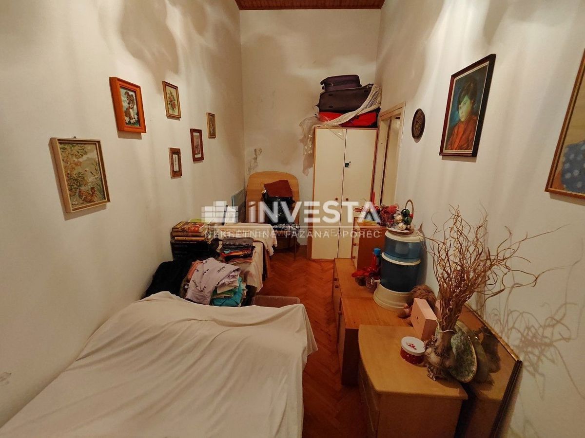 Pula center, dvosobno stanovanje v 1. nadstropju, 68 m2, garaža