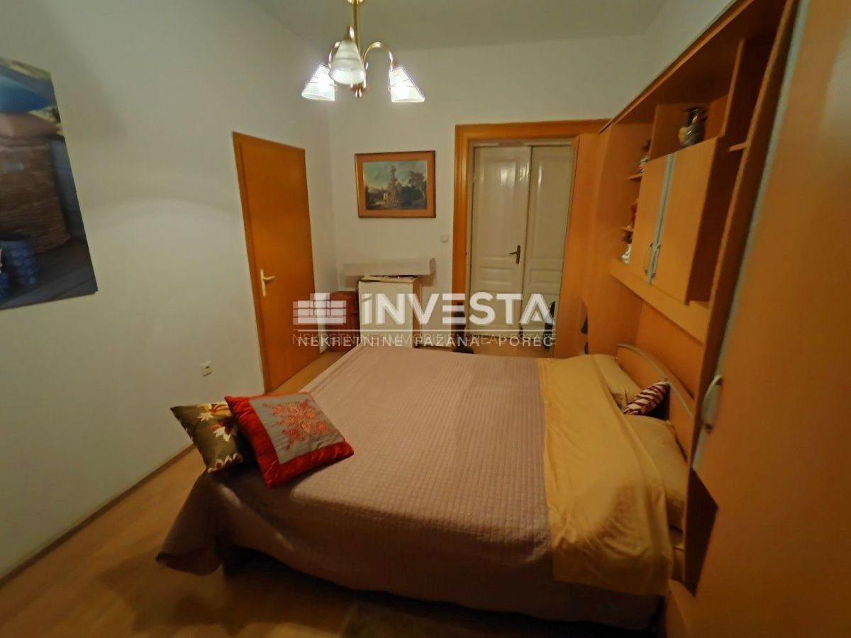 Pula center, dvosobno stanovanje v 1. nadstropju, 68 m2, garaža