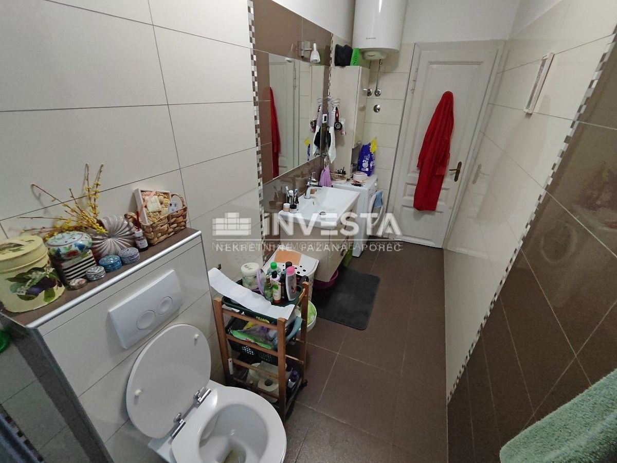 Pula center, dvosobno stanovanje v 1. nadstropju, 68 m2, garaža