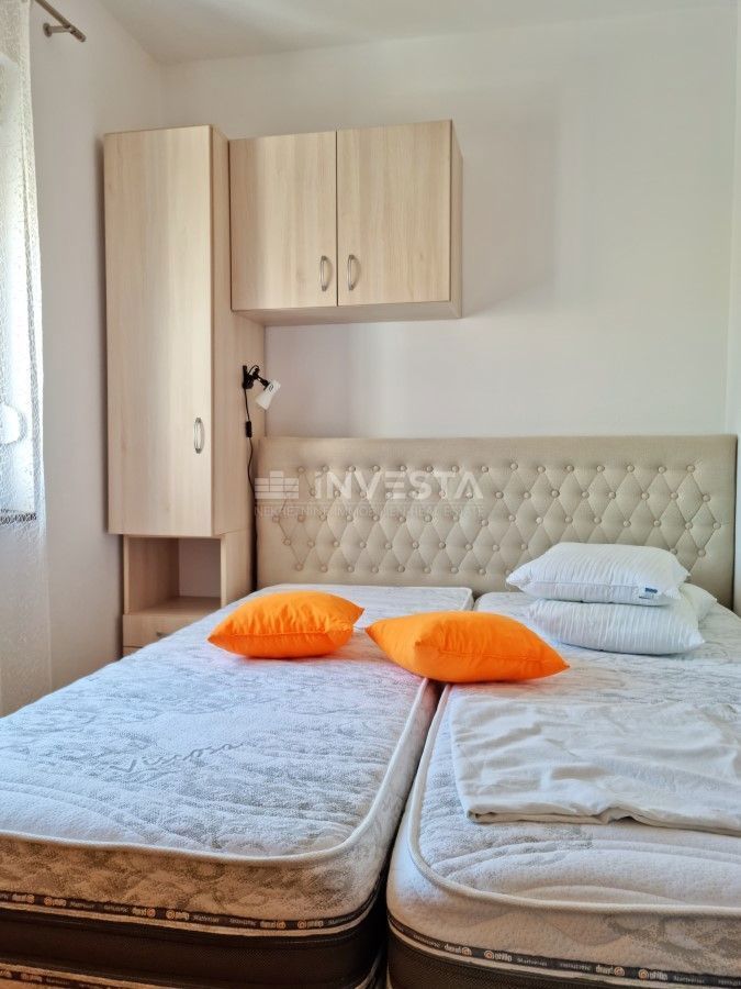 Fažana, Valbandon, apartmajska hiša s 6 apartmaji, 600 m od morja