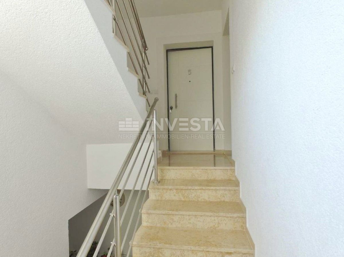 Fažana, Valbandon, apartmajska hiša s 6 apartmaji, 600 m od morja