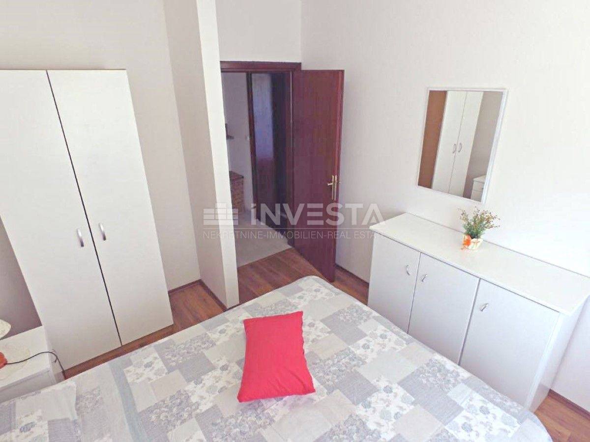 Fažana, Valbandon, apartmajska hiša s 6 apartmaji, 600 m od morja