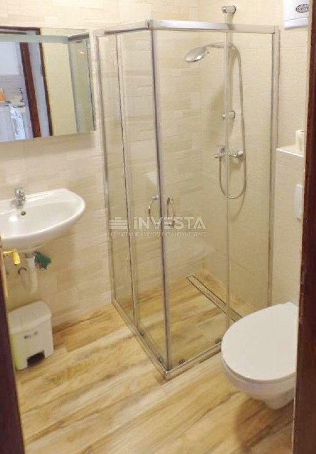 Fažana, Valbandon, apartmajska hiša s 6 apartmaji, 600 m od morja