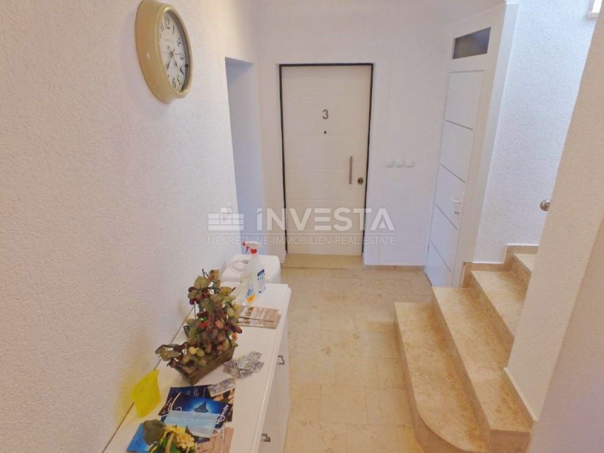 Fažana, Valbandon, apartmajska hiša s 6 apartmaji, 600 m od morja