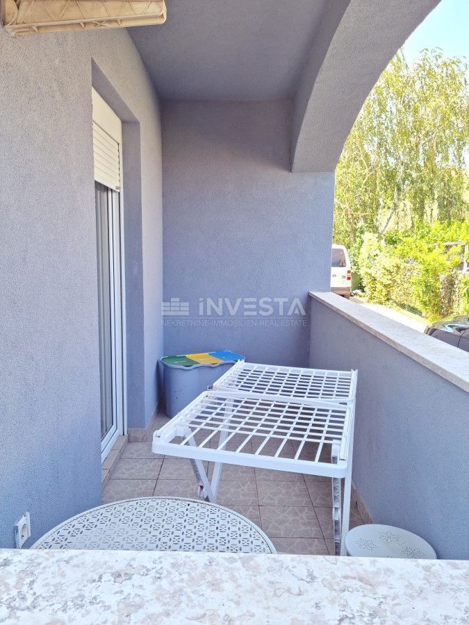 Fažana, Valbandon, apartmajska hiša s 6 apartmaji, 600 m od morja