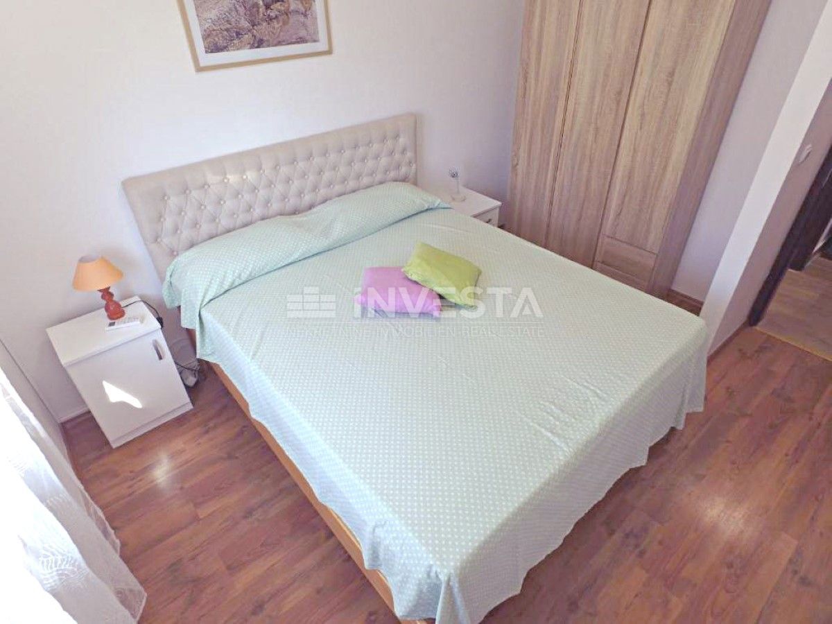 Fažana, Valbandon, apartmajska hiša s 6 apartmaji, 600 m od morja
