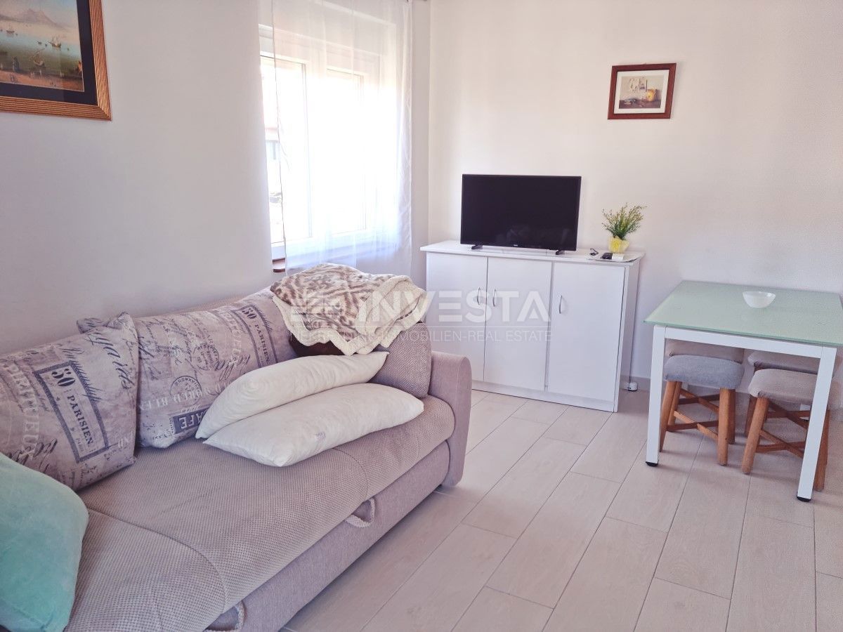 Fažana, Valbandon, apartmajska hiša s 6 apartmaji, 600 m od morja