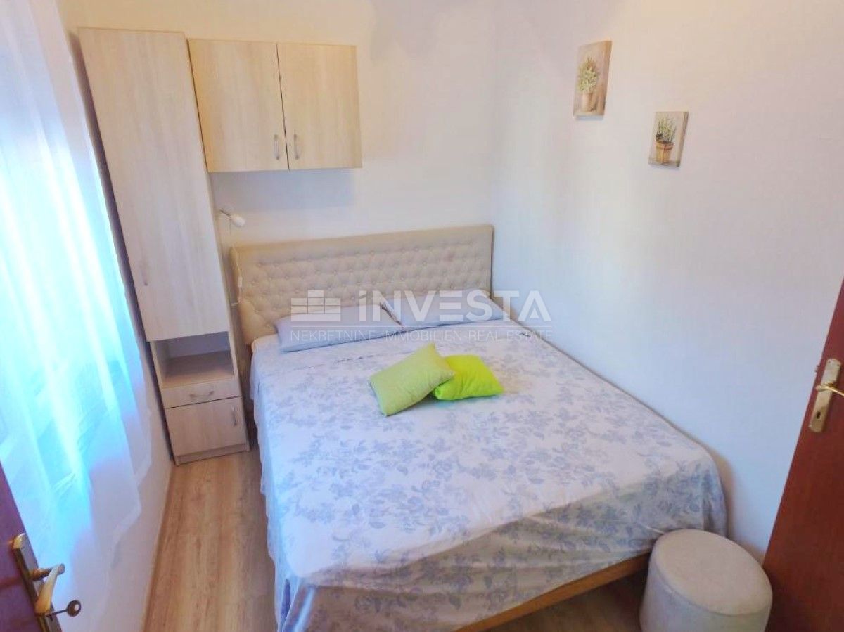 Fažana, Valbandon, apartmajska hiša s 6 apartmaji, 600 m od morja