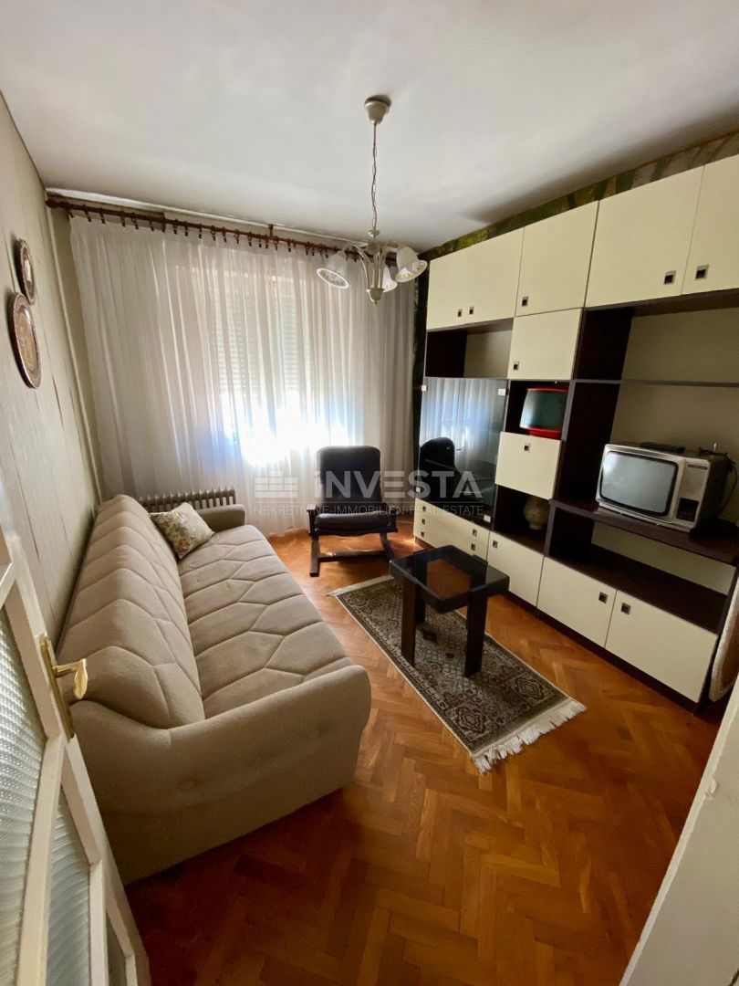 Center Pule, nadstropje hiše z vrtom in garažo