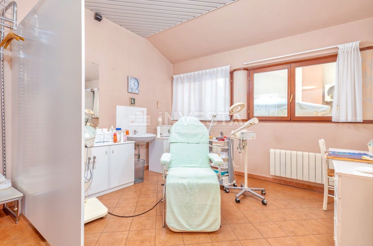 Luksuzna družinska hiša s pisarniškimi prostori - center Pulja