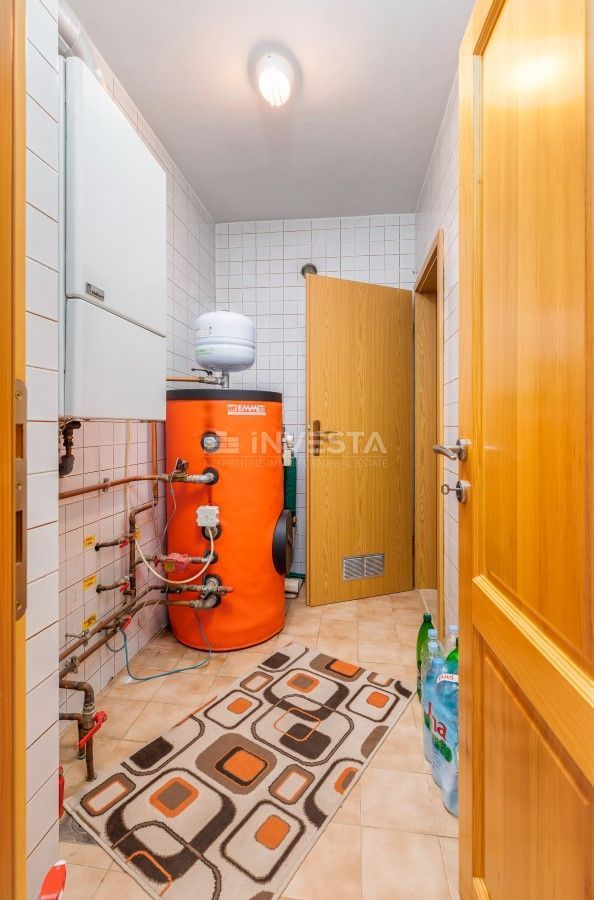 Luksuzna družinska hiša s pisarniškimi prostori - center Pulja