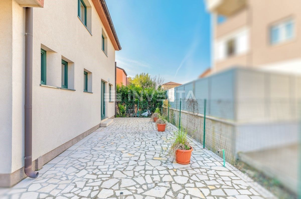 Luksuzna družinska hiša s pisarniškimi prostori - center Pulja