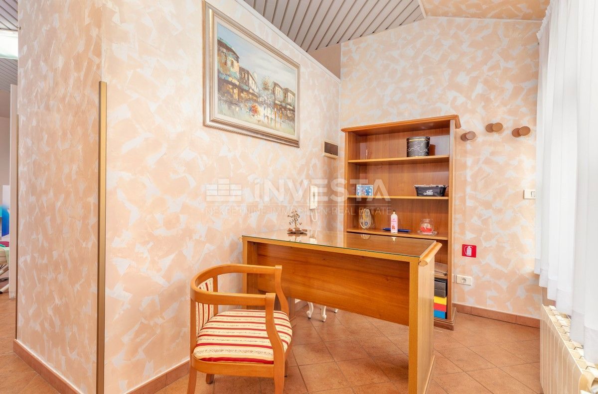 Luksuzna družinska hiša s pisarniškimi prostori - center Pulja