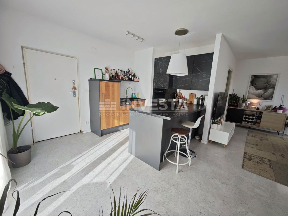  Medulin, Volme dvonadstropni dvosobni apartma 108 m², 500 m od plaže.