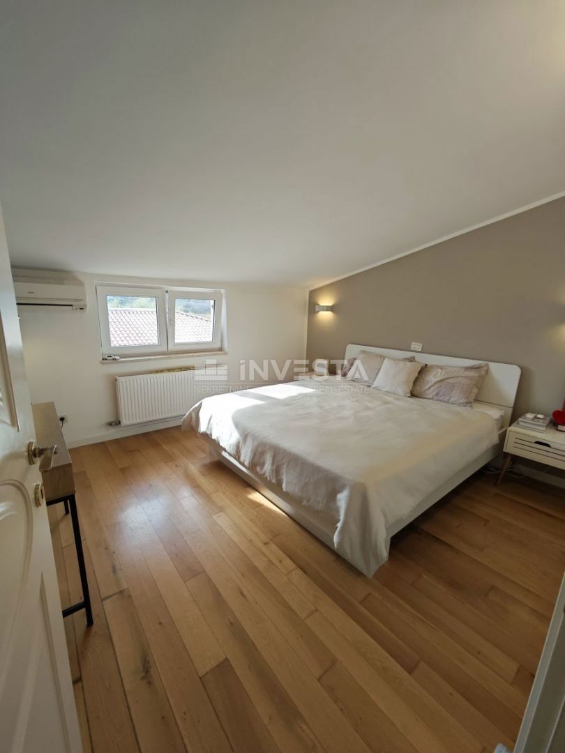  Medulin, Volme dvonadstropni dvosobni apartma 108 m², 500 m od plaže.