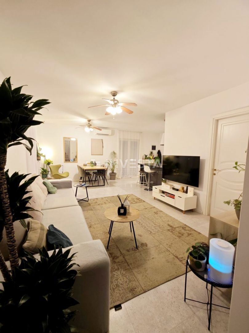  Medulin, Volme dvonadstropni dvosobni apartma 108 m², 500 m od plaže.