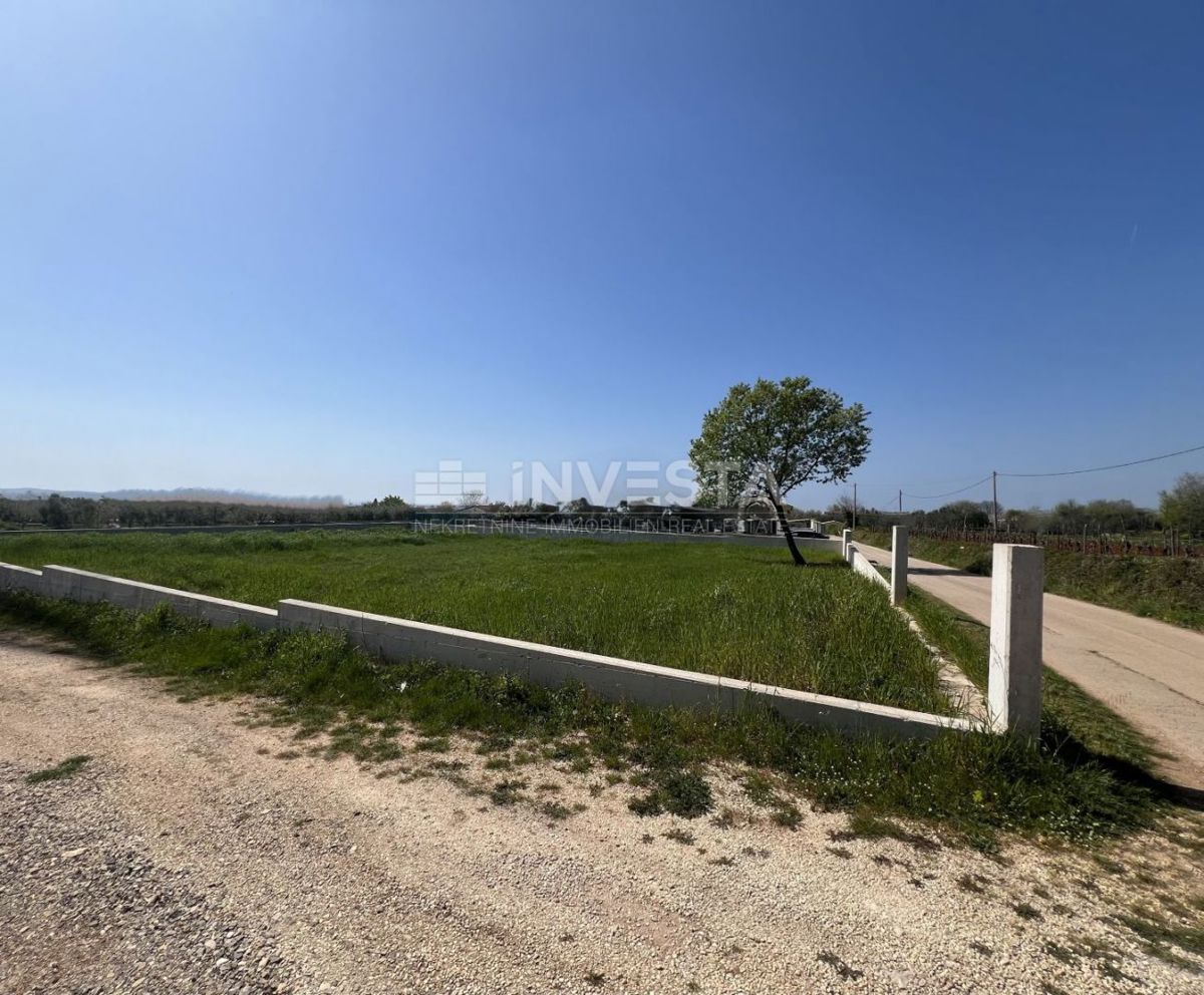 Vodnjan, Galižana, Gradbena parcela, 1000m²