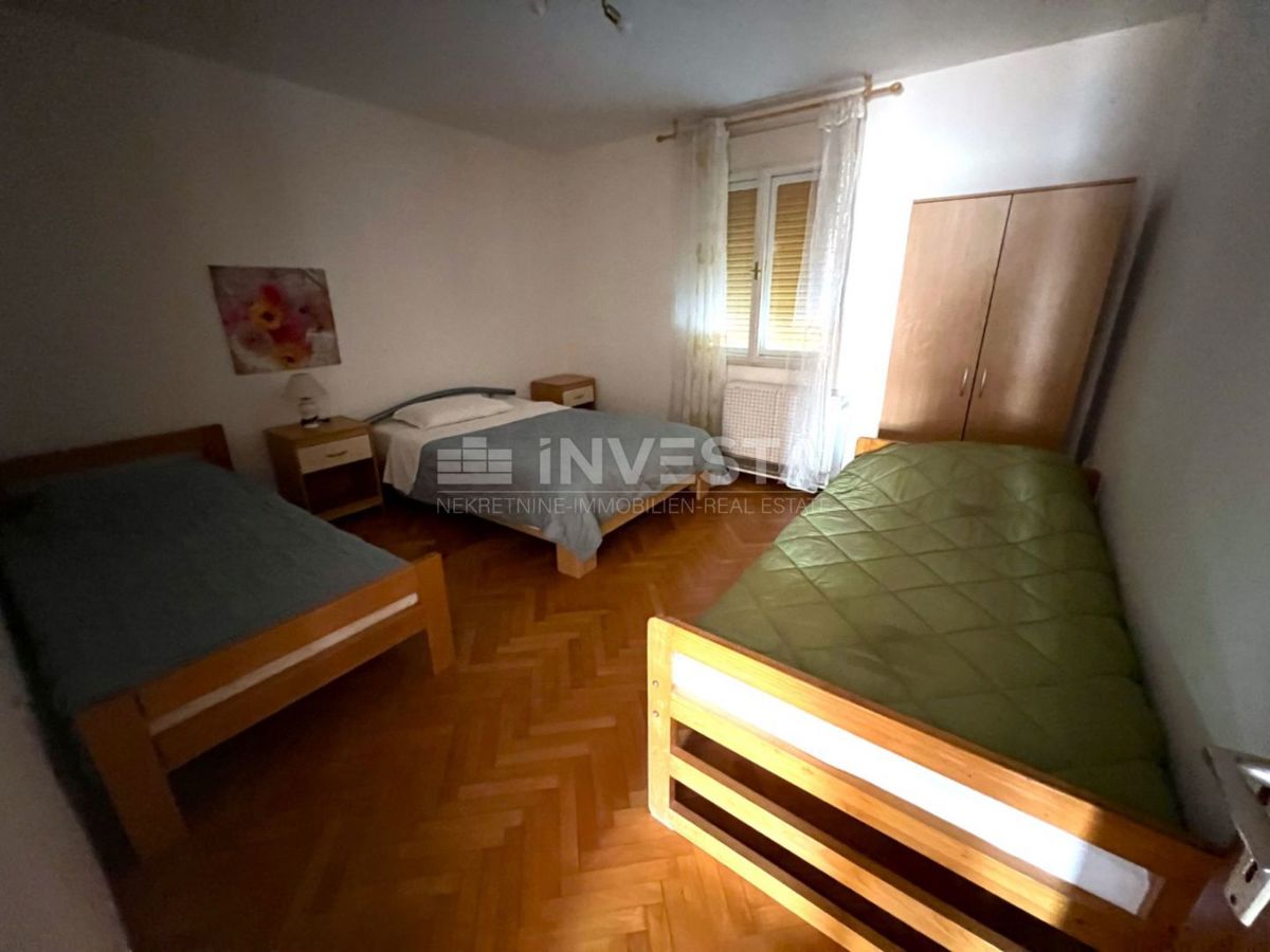 Pula, Štinjan – samostojna hiša z dvema stanovanjema in garažo