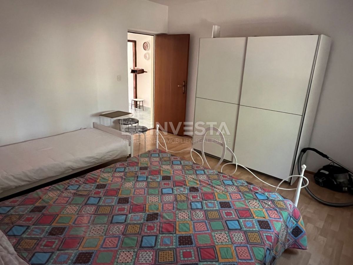 Pula, Štinjan – samostojna hiša z dvema stanovanjema in garažo